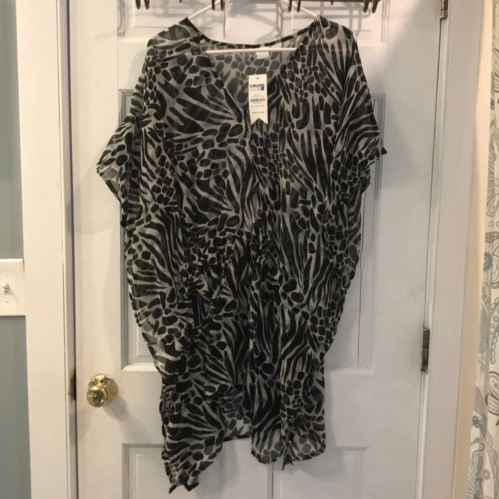 Black and white beach cover up